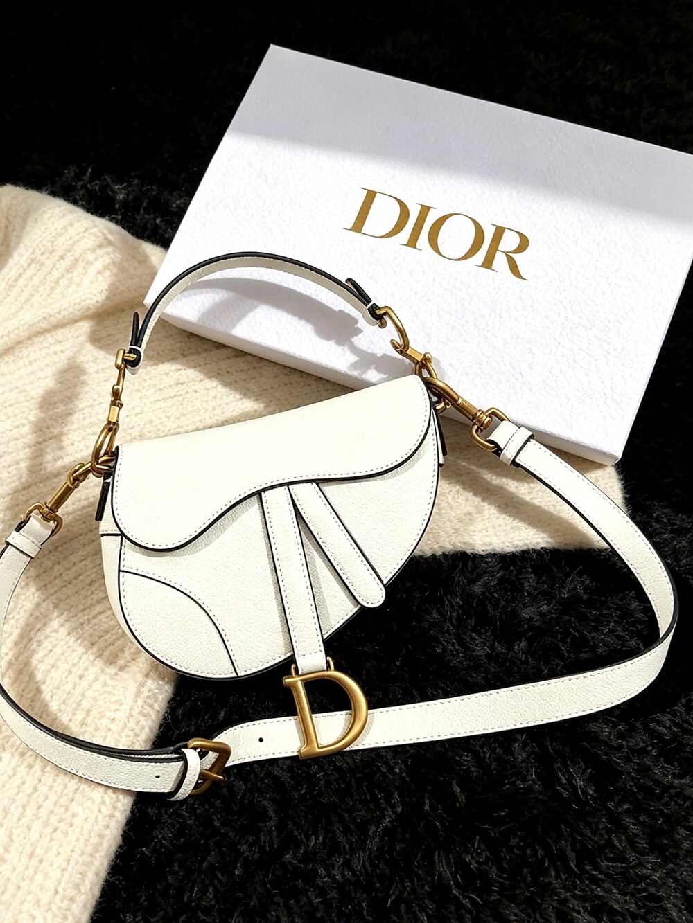 Dior White Grained Leather Saddle Medium Shoulder Bag
